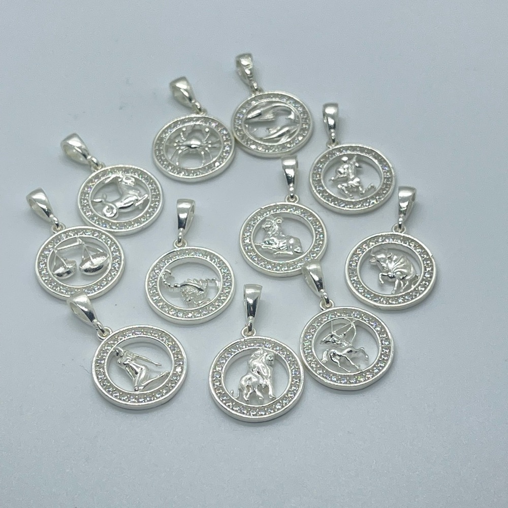 925 Sterling Silver Libra ♎️ Zodiac Charm Necklace - Picture 2 of 5